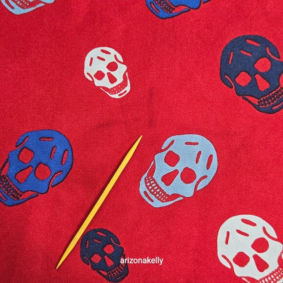 Rare Vintage McQueen Silk Scarf Skulls Hand Rolled Red - Picture 5 of 9